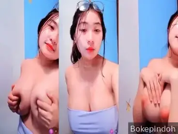 Cewek Cantik Berpayudara Besar Pamer Payudara Super Nikmat