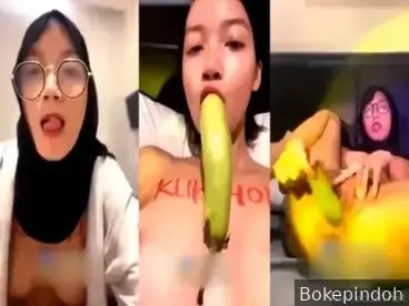 Cewek cantik doyan masturbasi pakai timun